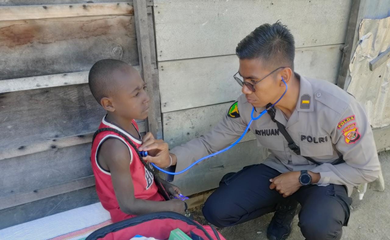 Binmas Noken Kembali Obati Anak Anak di Intan Jaya