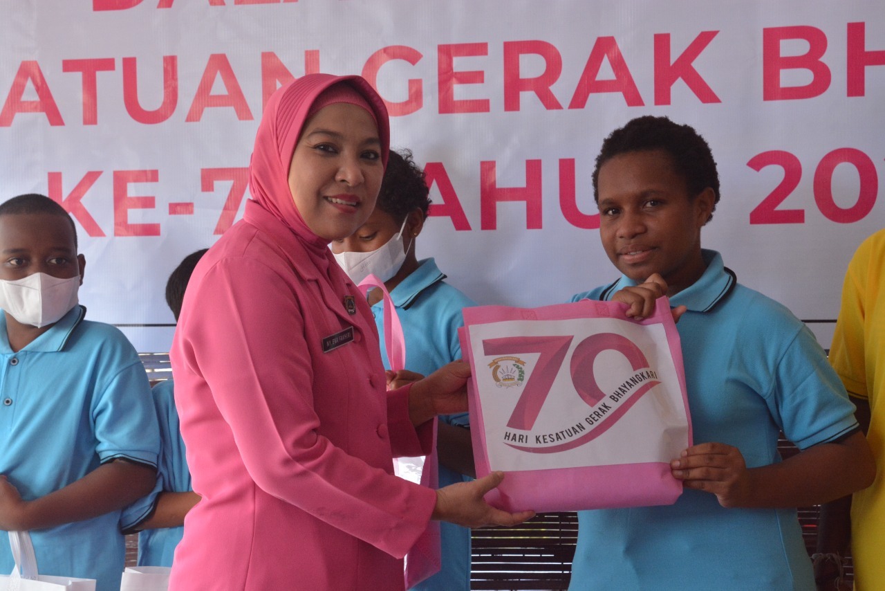 Bhayangkari Daerah Papua Laksanakan Baksos di Kabupaten Biak Numfor