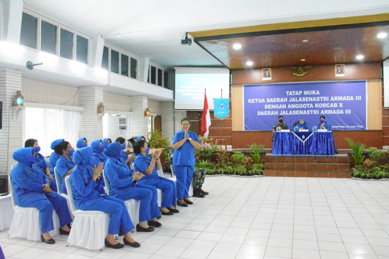 Danlantamal X Dampingi Ketua Korcab X Sambut Kedatangan Ketua DJA III di Jayapura