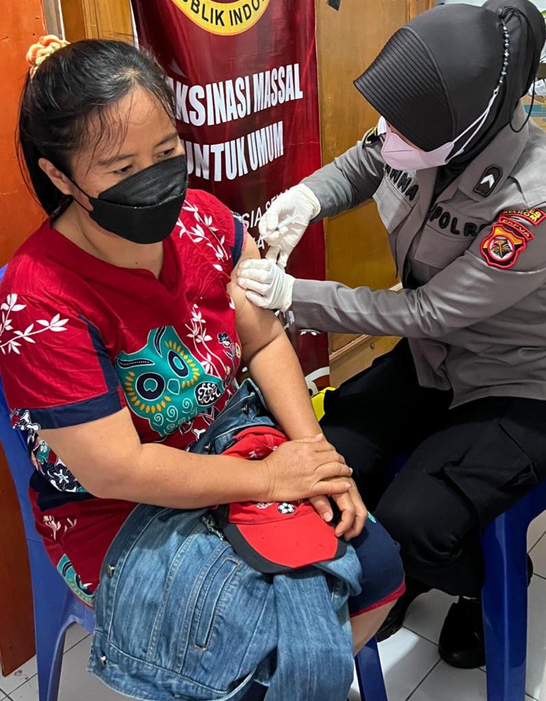 Polres Keerom menggelar Gerai Vaksin Presisi Dalam Rangka Hut Bhayangkara ke-76