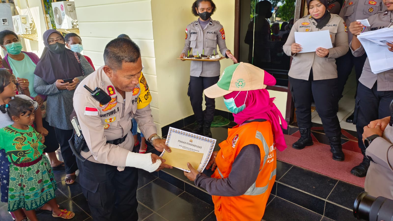 Polres Merauke Beri Penghargaan Bagi Warga yang Lahir Tanggal 1 Juli
