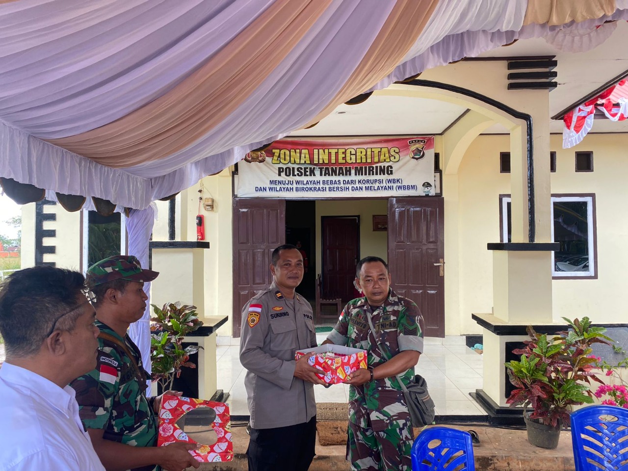 Polsek Tanah Miring Gelar Syukuran Hari Bhayangkara Ke 76 Dengan Menampilkan Atraksi Kuda Lumping