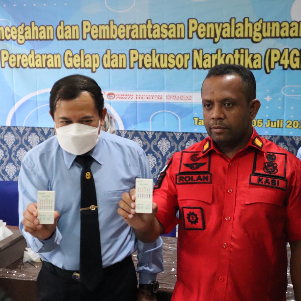 Lawan narkoba : Imigrasi Tangerang lakukan tes urin seluruh pegawai