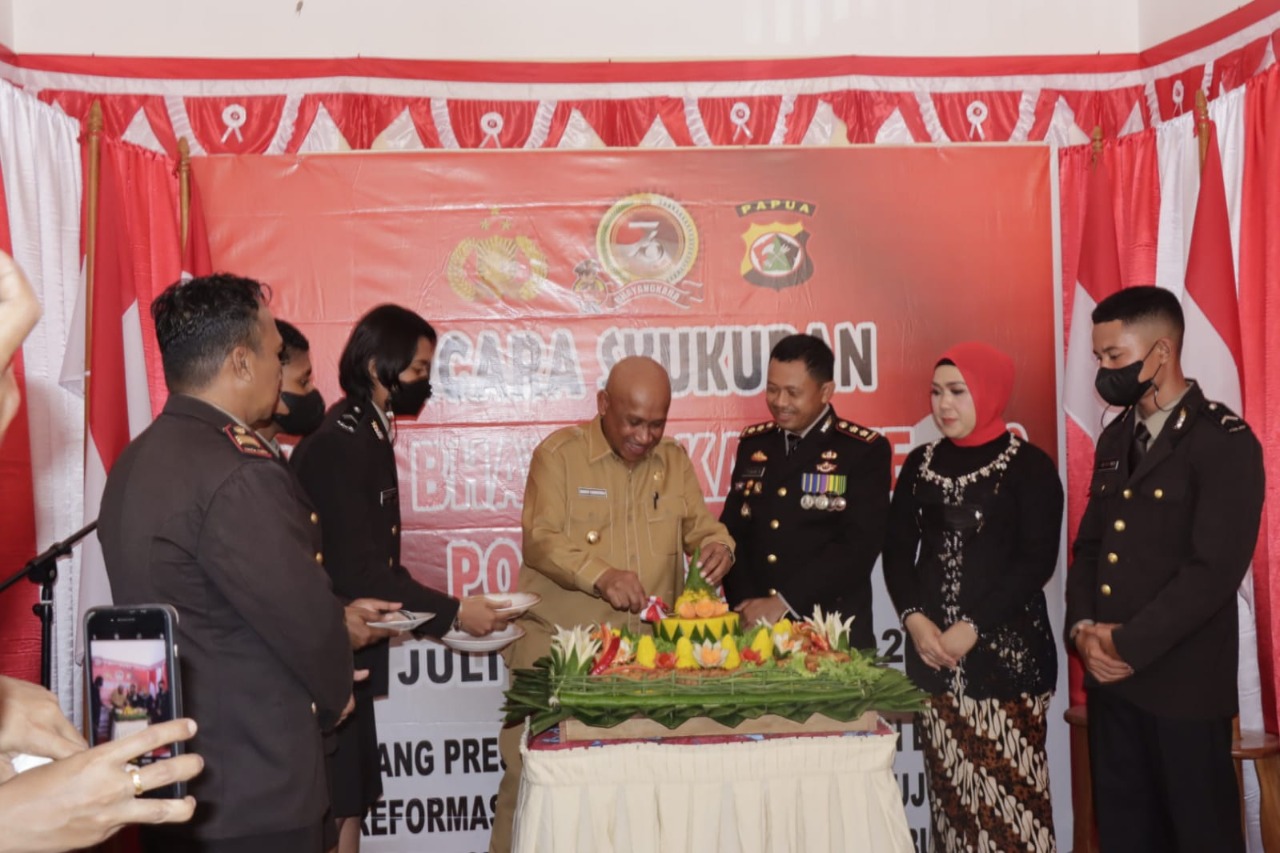 Puncak Peringatan Hari Bhayangkara Ke-76 Polres Sarmi Gelar Syukuran Bersama