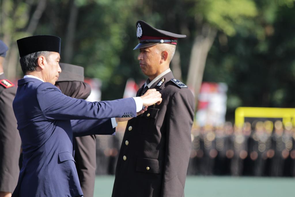 Presiden Joko Widodo Berikan Penghargaan Kepada Personil Polres Jayapura