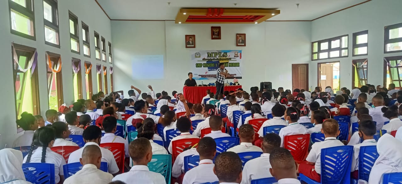 Jaga Generasi Penerus Satuan Binmas Dan Narkoba Polres Boven Digoel Berikan Sosialisasi Tentang Bahaya Penyalahgunaan Narkoba Dan Miras