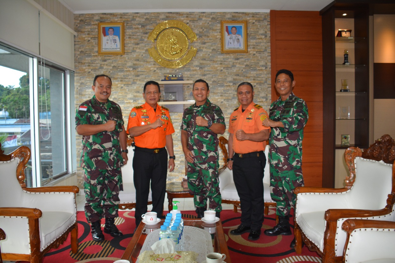 Komandan Lantamal X Menerima Kunjungan Deputi Operasi dan Kesiapsiagaan Basarnas