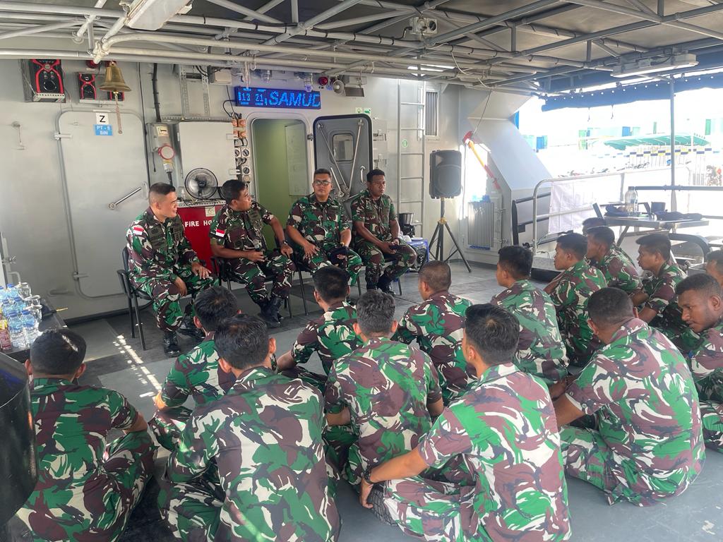 Dansatrol Laksanakan Jam Komandan Pada Prajurit KRI Matabongsang-873