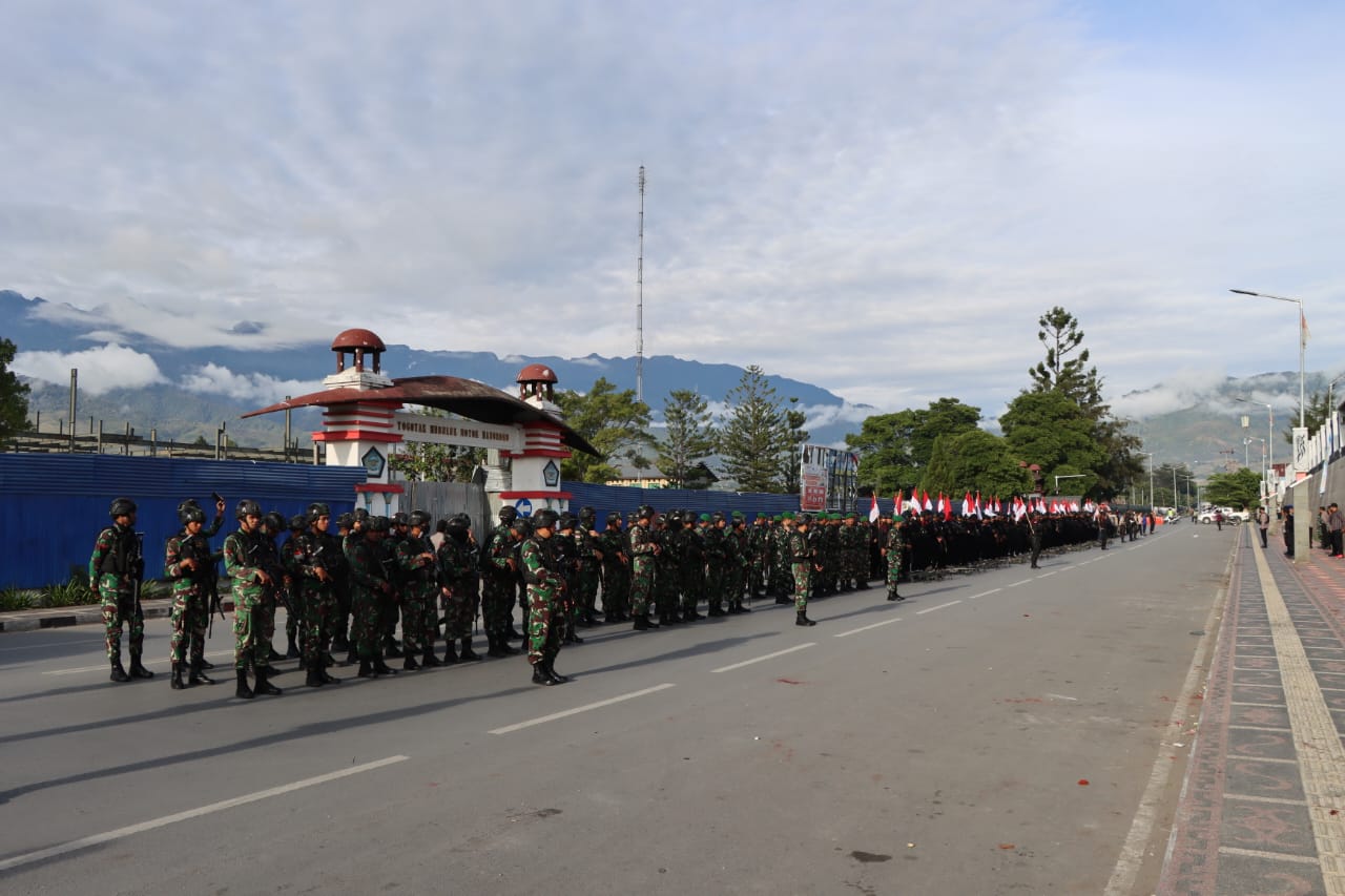Polres Jayawijaya Laksanakan Apel Gelar Pasukan Dalam Rangka Antisipasi Penolakan DOB di Kabupaten Jayawijaya