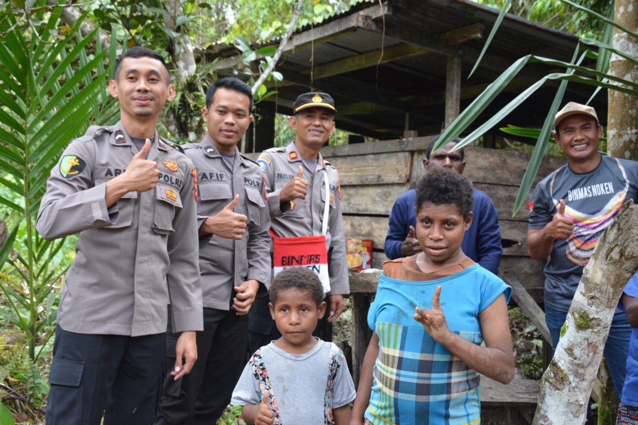 Binmas Noken Pantau Peternakan Milik Warga Binaan di Timika