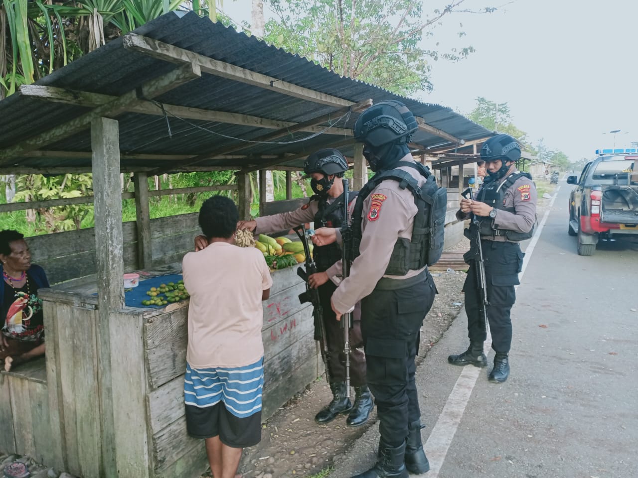 Tingkatkan Kamtibmas, Sat Sabhara Polres Yahukimo Lakukan Patroli Dialogis