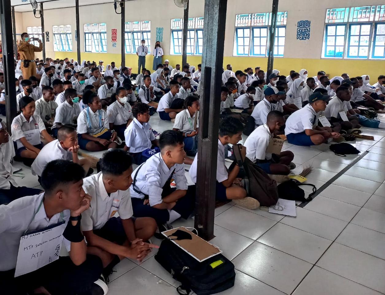 MPLS di Nabire, Polisi Sosialisasikan Bahaya Narkoba