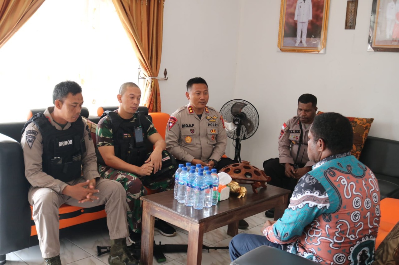Gelar Rapat Bersama TNI-Polri, Bupati Namia Beri Dukungan Penuh Aparat Hukum Ciptakan Situasi Kondusif di Nduga