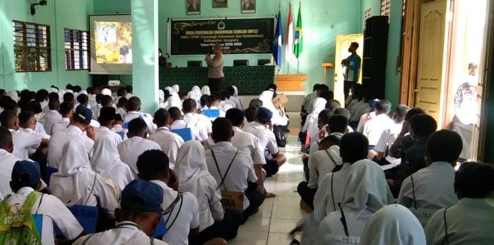 Cegah Kenakalan Remaja, Kapolsek Sentani Kota Berikan Materi Dalam MPLS
