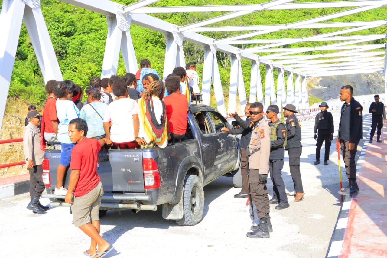 Cegah Peredaran Miras Masuk ke Wilayah Yalimo, Polres Yalimo Gelar Razia
