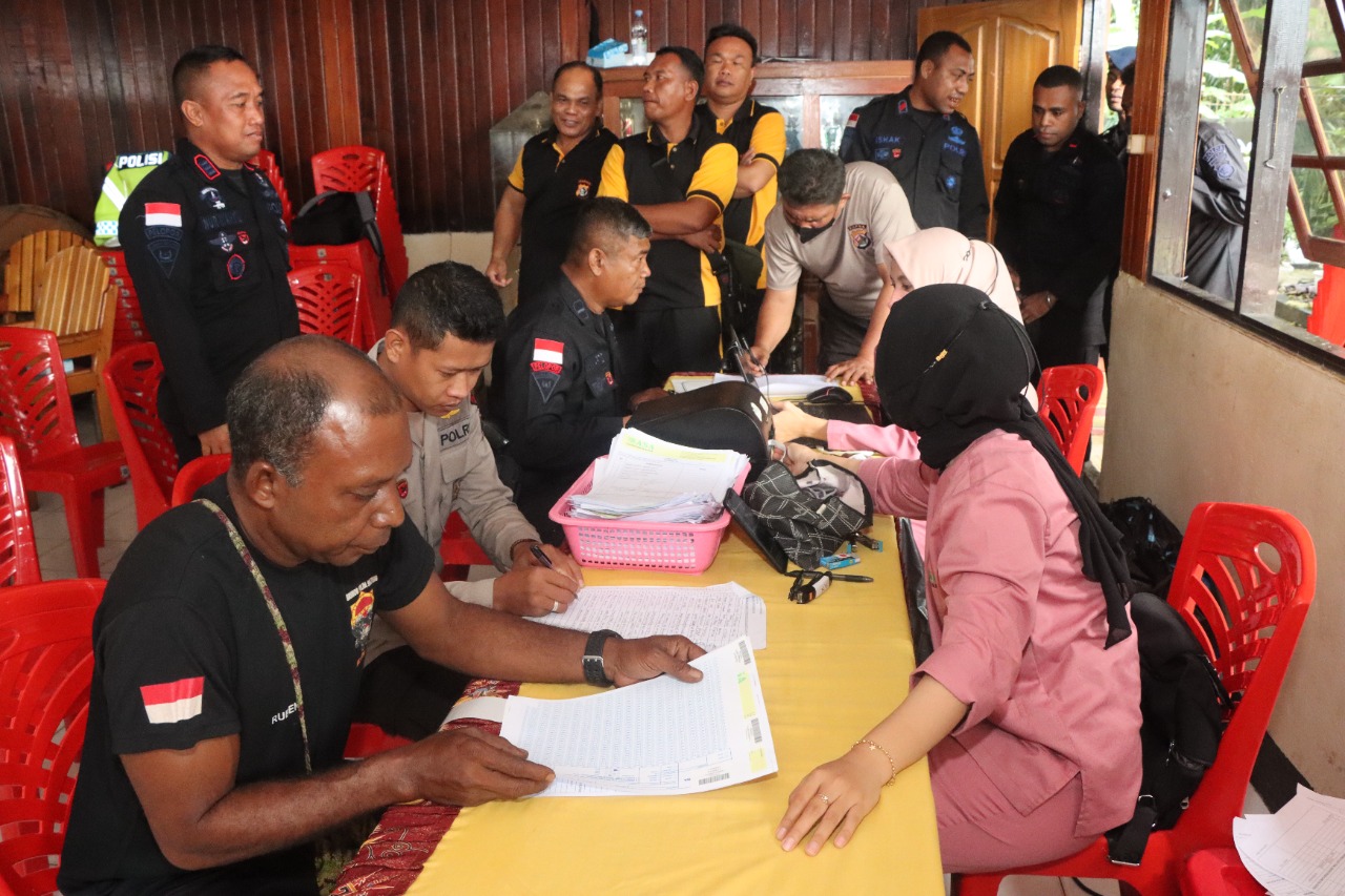 Polres Nabire Laksanakan Pemeriksaan Kesehatan Berkala Semester I Tahun 2022