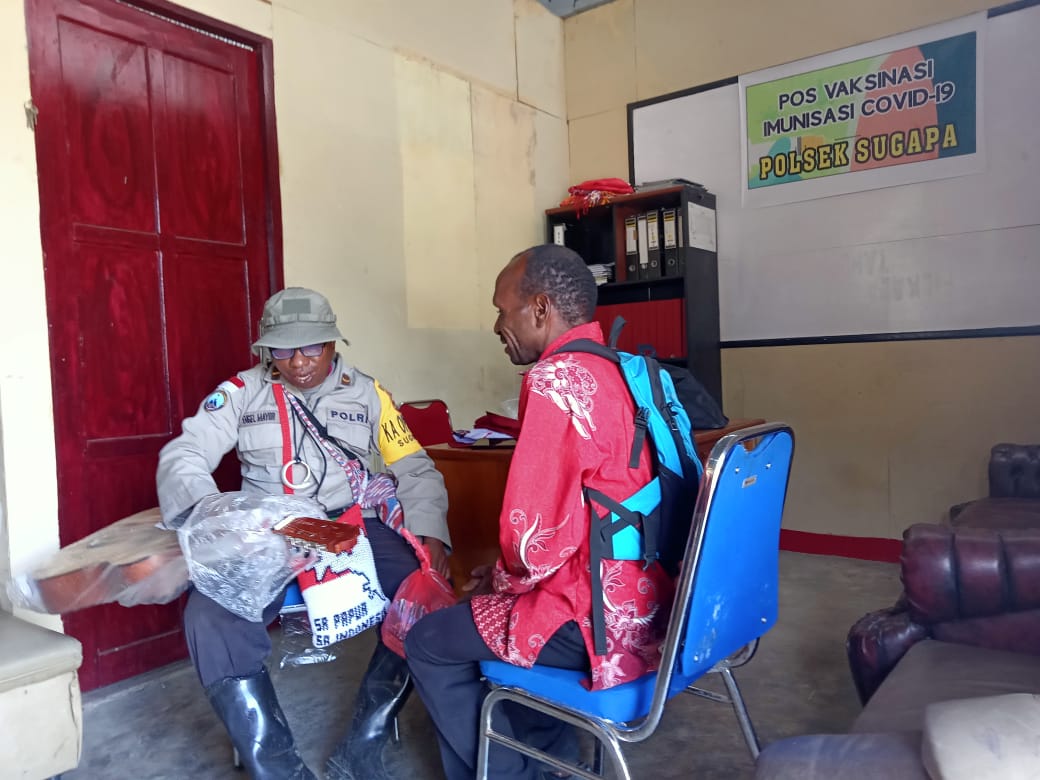 Ipda Engel Sambangi Pendeta Gereja Sampaikan Himbauan Kamtibmas