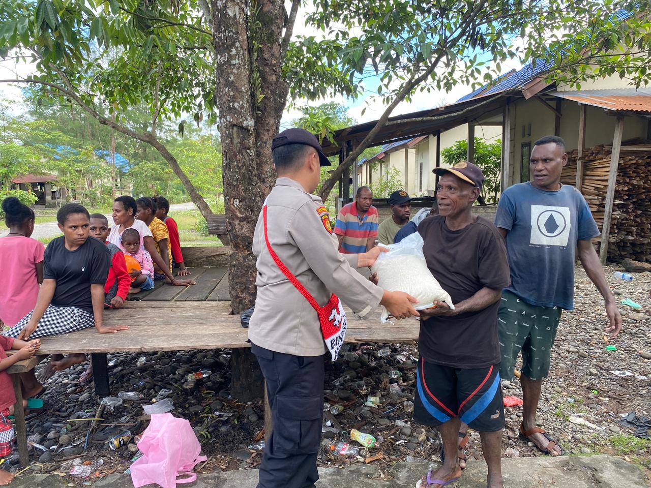 Demi Terciptanya Kamtibmas Aman dan Kondusif, Binmas Noken Sambangi Tokoh Masyarakat