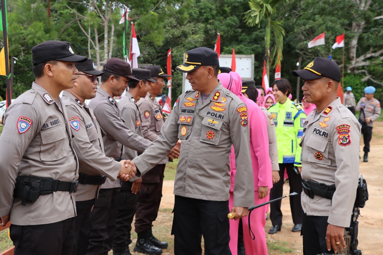Kapolres Merauke Bersama Ketua Bhayangkari Kunjungi Tiga Polsek Perbatasan RI-PNG