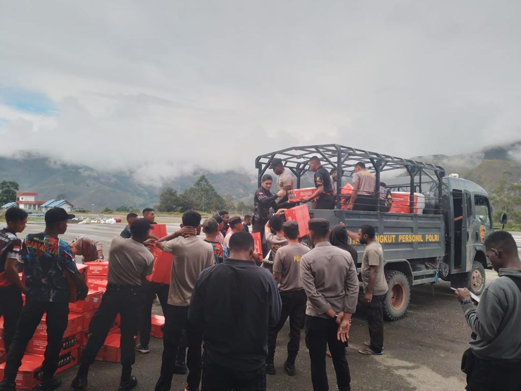 Polres Lanny Jaya Kawal pendistibusian Bansos dari Kemensos RI