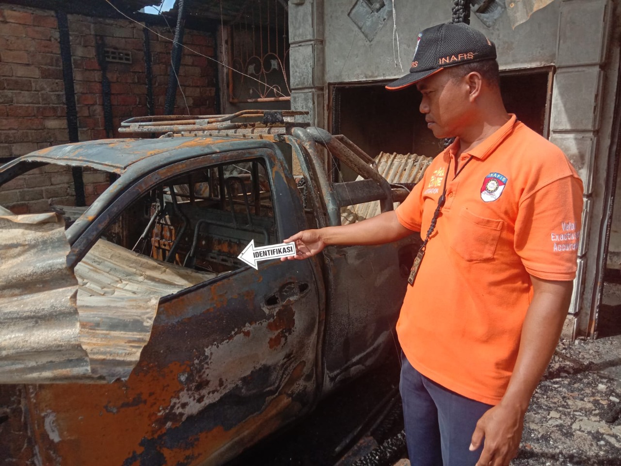 Sat Reskrim Polres Merauke Olah TKP Kebakaran Yang Menghanguskan 4 Bangunan