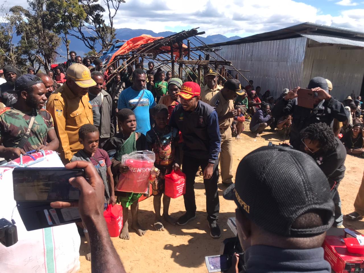 Bentuk Kepedulian kepada Masyarakat, Ketua Bhayangkari Pusat Kirimkan Bantuan 1000 Paket Sembako ke Kabupaten Lanny Jaya, Papua