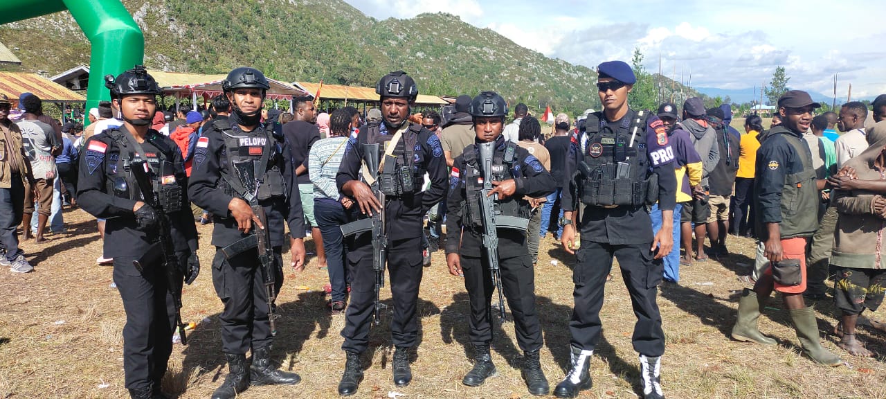 Brimob Polda Papua Backup Polres Jayawijaya, Amankan Jalanya Festival Lembah Baliem 2022
