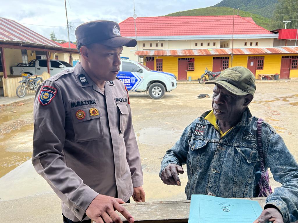 Bersama Kepala Suku Mee, Binmas Noken Dogiyai Berikan Himbauan Kamtibmas