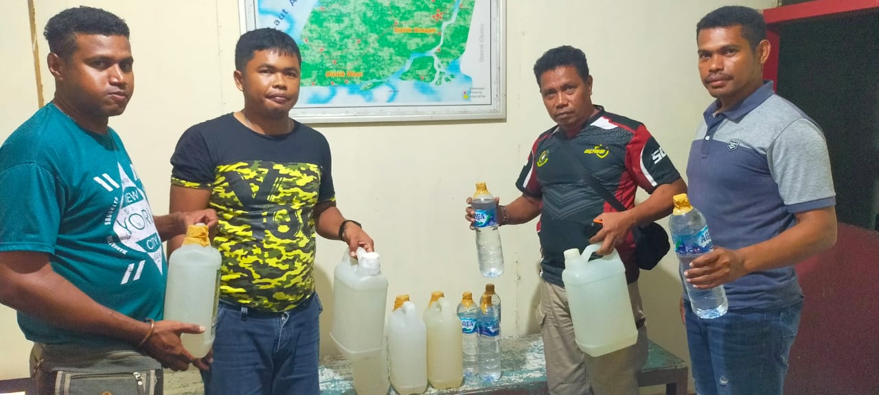 Pospol Ilwayab berhasil Amankan Miras Illegal di Dermaga Laut Ilwayab Merauke