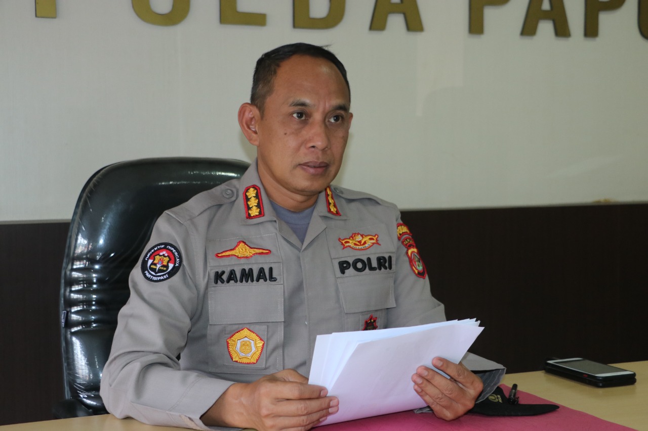 KKB Teror Bakar Truk PT. Putra Dewa Paniai