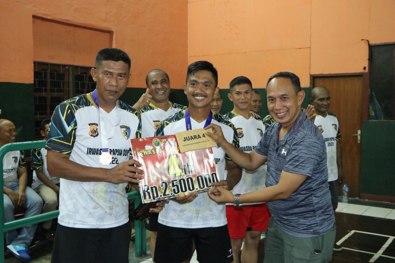 Final dan Semifinal Lomba Badminton Irwasda Cup 2022