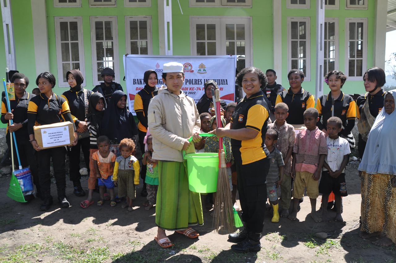 Polwan Polres Jayawijaya Gelar Bakti Religi Ke Tempat Ibadah