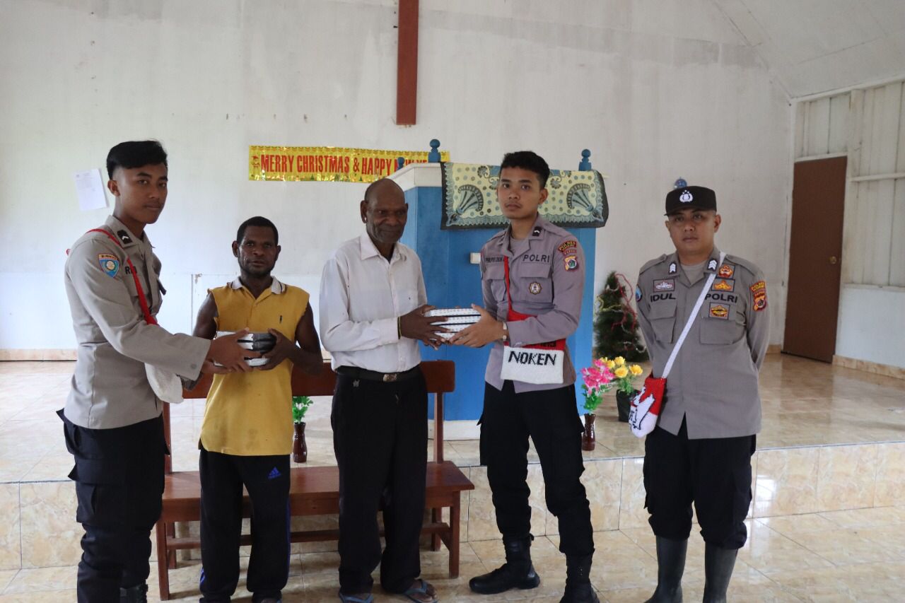 Berikan Himbauan Kamtibmas, Satgas Binmas Noken Ajak Tokoh Agama Jaga Keamanan