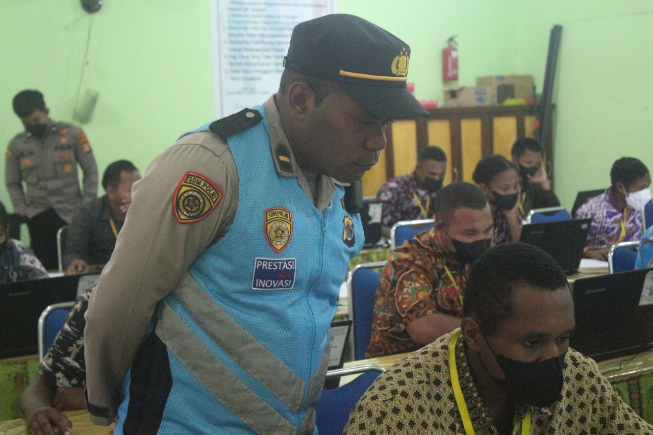 Biro SDM Polda Papua Gelar Tes CAT Uji Akademik Rekrutmen Proaktif Bintara Polri