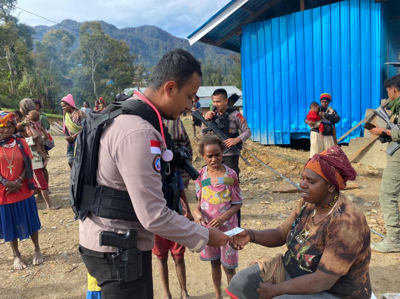 Komitmen Tim Medis Untuk terus Beri Layanan Kesehatan Gratis di Intan Jaya