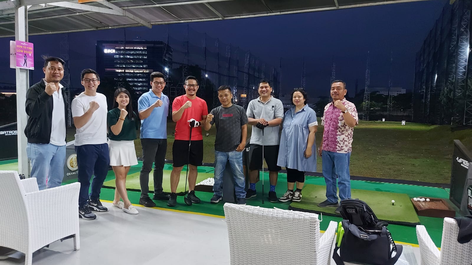 Manajemen PT Media Berkat Indonesia Gelar Main Golf Bersama