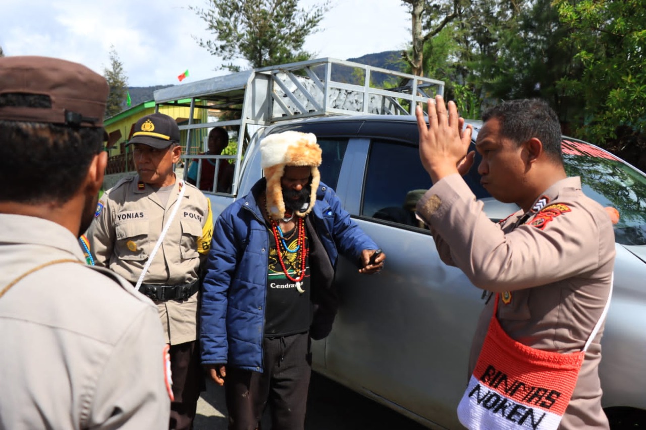 Jaga Situasi Kamtibmas Kondusif, Binmas Noken Pererat Jalinan Silaturahmi Bersama Para Tokoh di Kabupaten Puncak