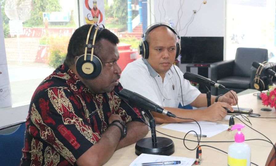 Dialog Interaktif Polisi Menyapa Dengan Tema Ketersediaan Sembako Jelang Natal dan Tahun Baru