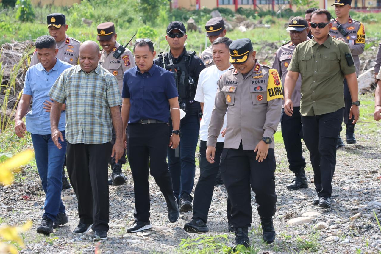 Kapolda Papua Tinjau Lokasi Pembangunan Kantor Satpas SIM Polres Mimika, Rumah Sakit Bhayangkara Tk. IV Mimika dan Mako Sementara Pas Brimob III Korbrimob Polri