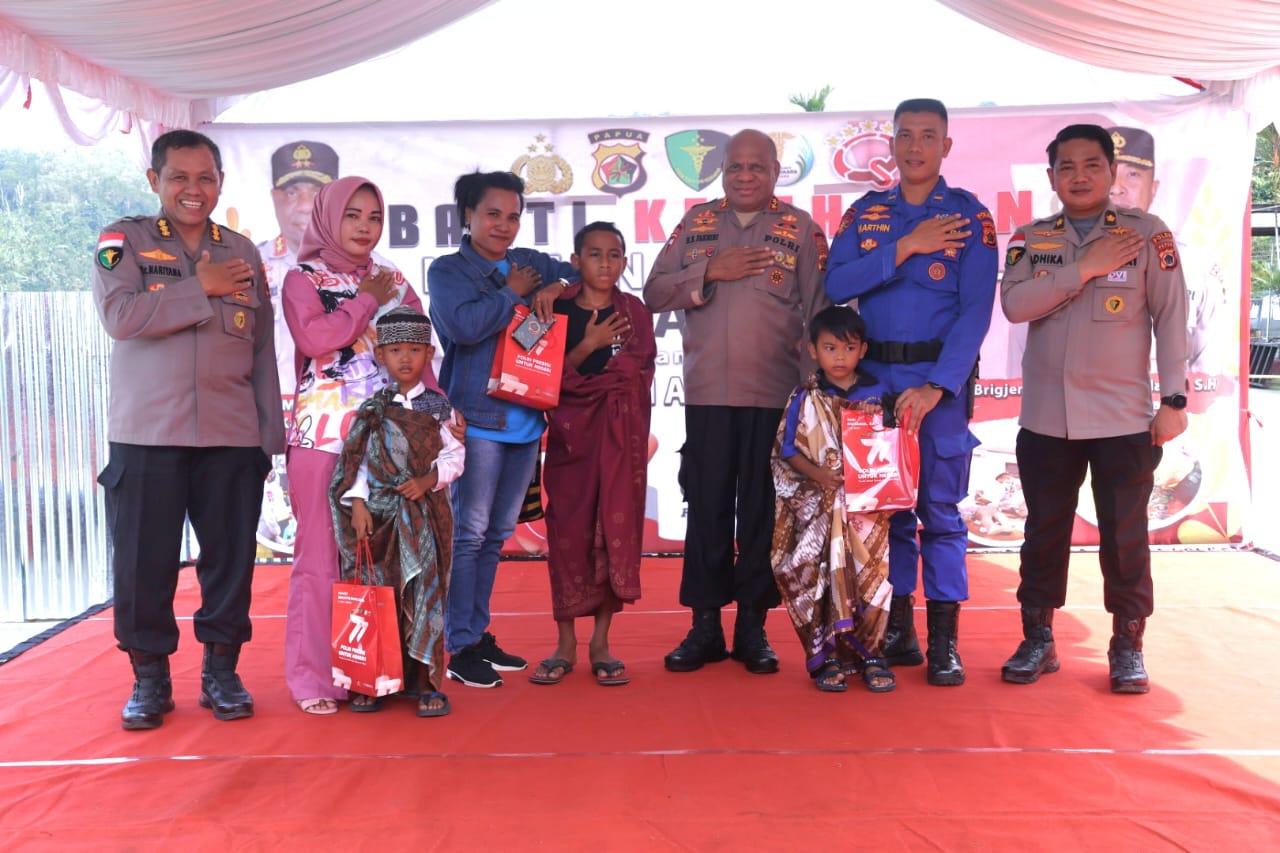 Kapolda Papua Tinjau Khitanan Massal dalam Rangka Hut Bhayangkara ke-77