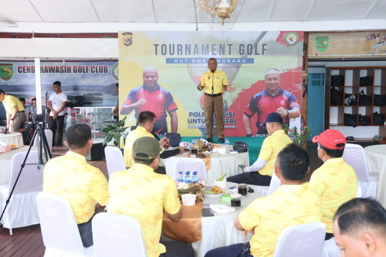 Wakapolda Papua Membuka Tournament Golf Dalam Rangka HUT Bhayangkara Ke-77 Tahun 2023