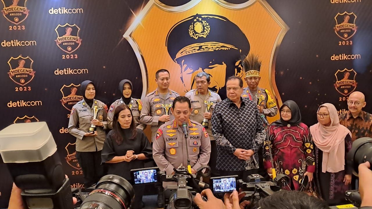 AKP Makruf Suroto Peraih Polisi Tapal Batas-Pedalaman Hoegeng Awards 2023