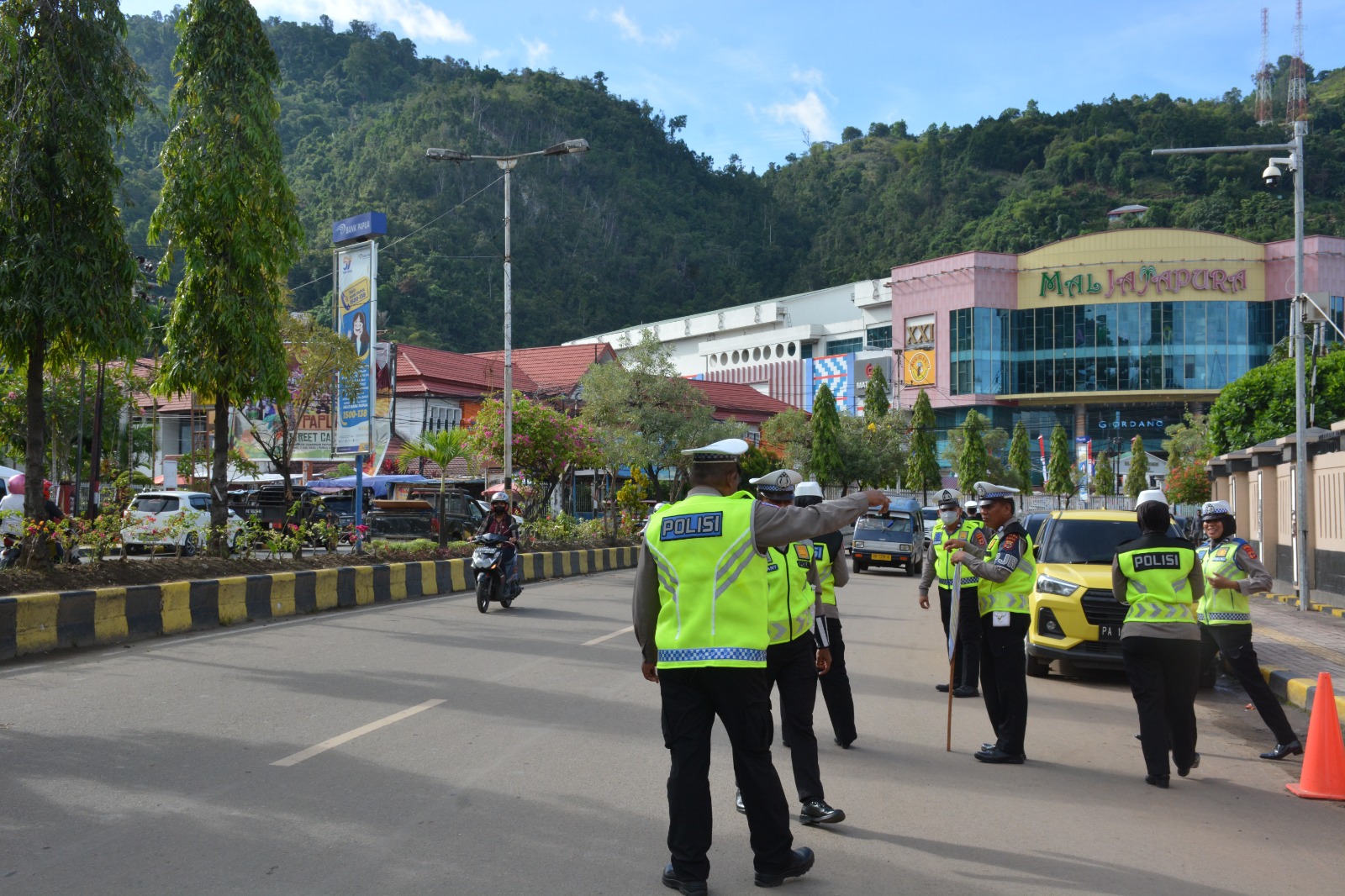 Polda Papua Tidak Henti-Hentinya Menghimbau Kepada Masyarakat Untuk Mengutamakan Keselamatan Dalam Berkendara