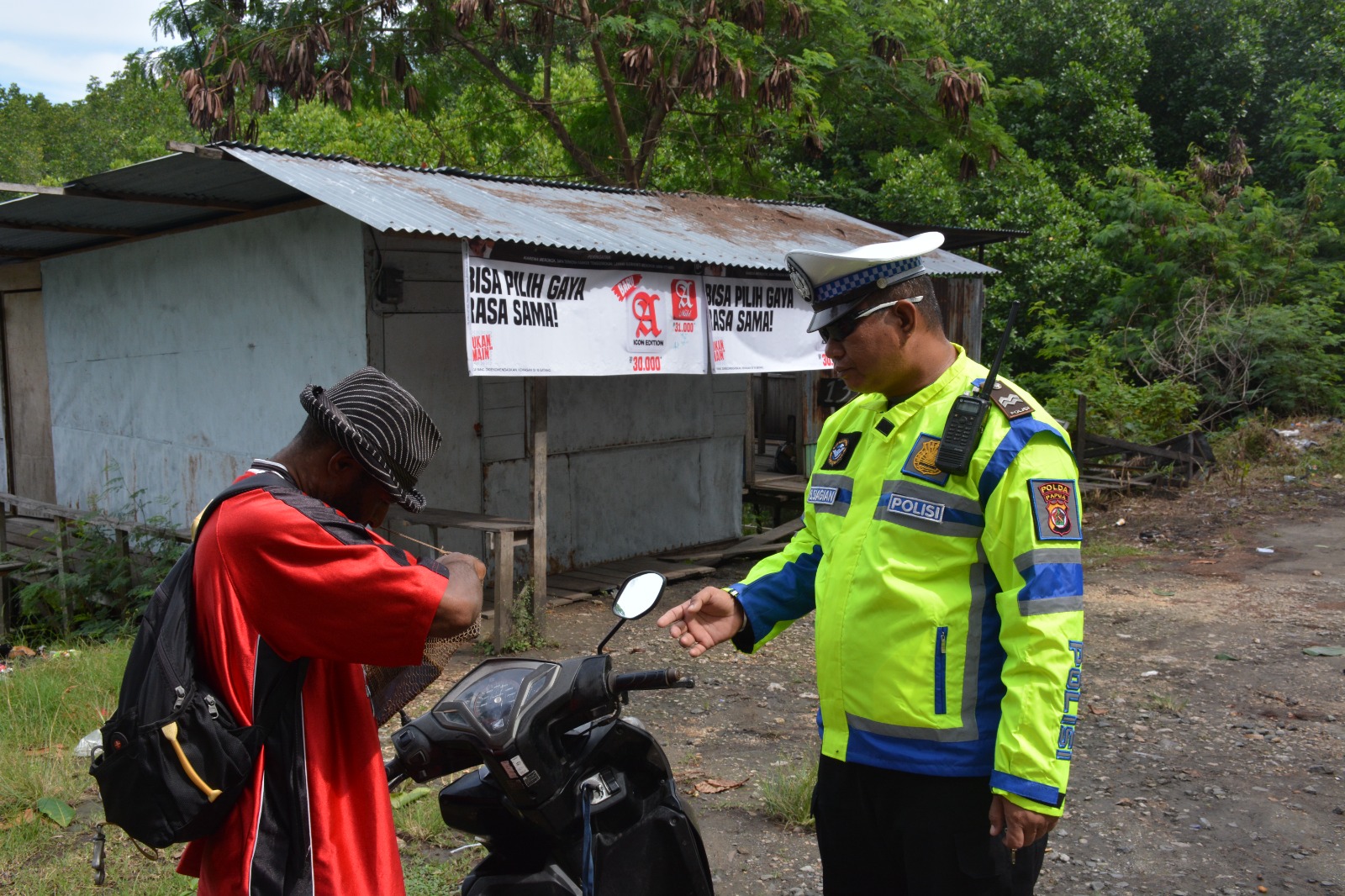 Polda Papua Berikan Imbauan dan Teguran Kepada Pengendara Yang Masih Melanggar Aturan Berlalu Lintas