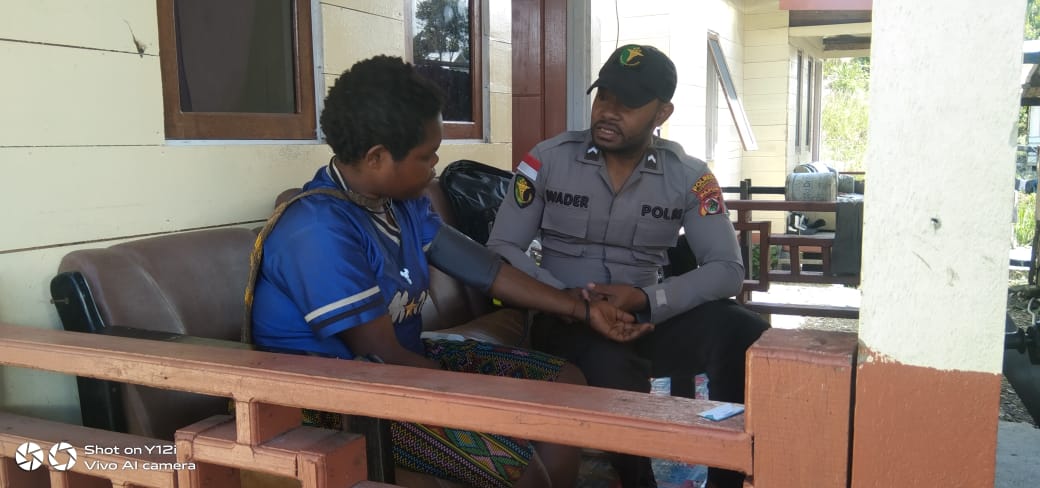Peran Tim Kesehatan Polri Sangat Dibutuhkan Penderita ISPA di Pedalaman Intan Jaya
