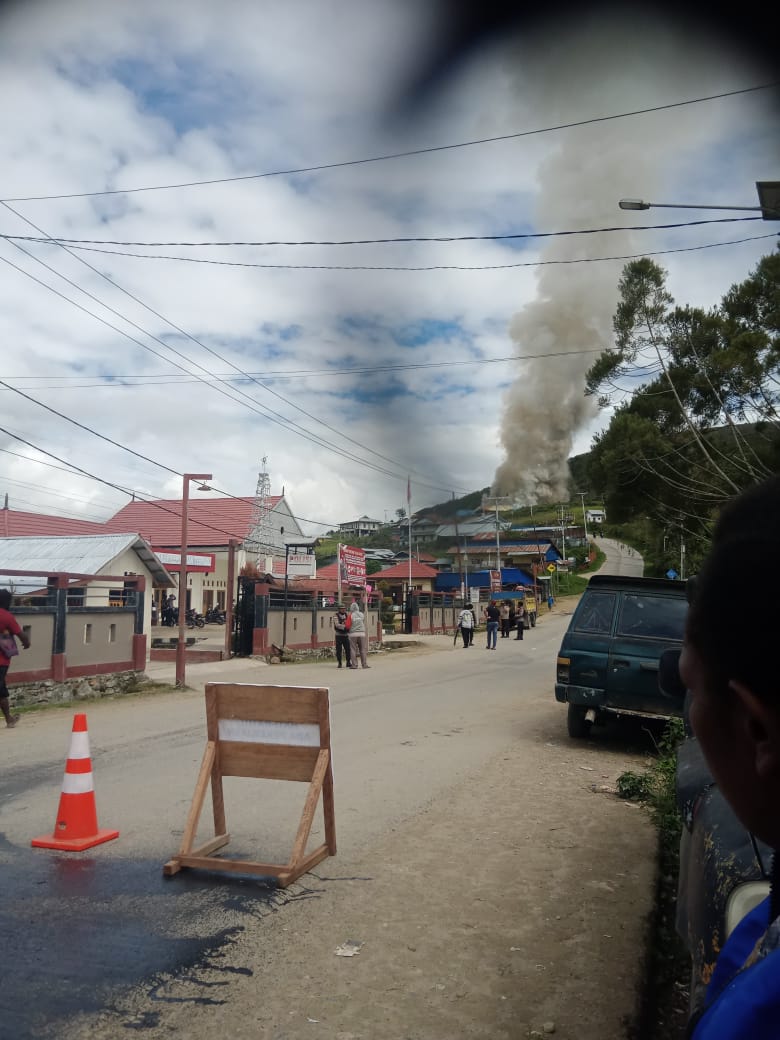 Polres Dogiyai Tangani Kasus Kebakaran di Dua Lokasi Berbeda