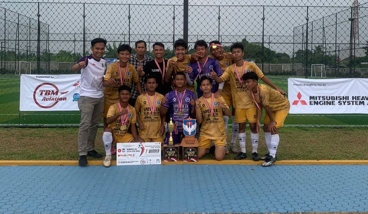 Desember Berlaga di Singapura, SMAN 19 Kabupaten Tangerang Juara Albirex Southeast Asian Cup.