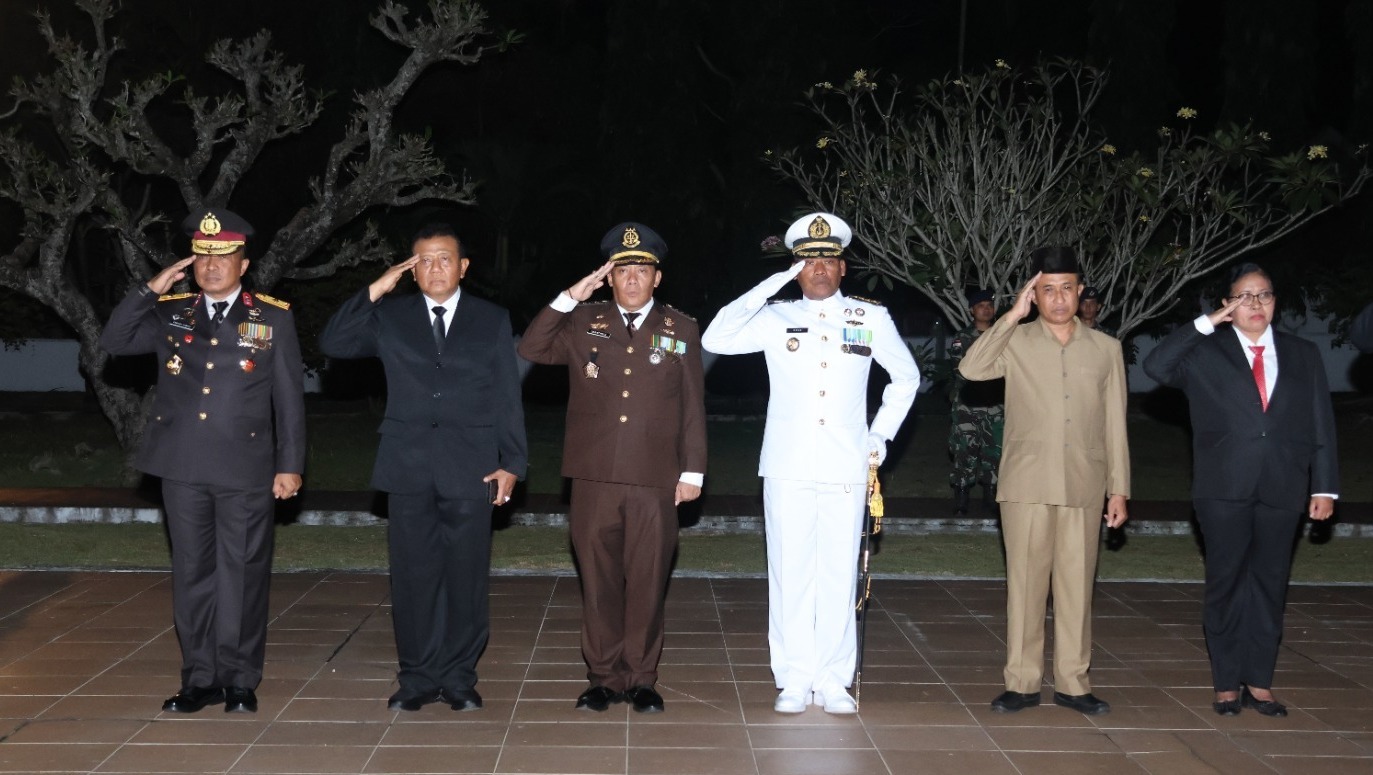 Wakapolda Papua Ikuti Upacara Renungan Suci Dalam Rangka Peringatan HUT RI ke 78 Tahun