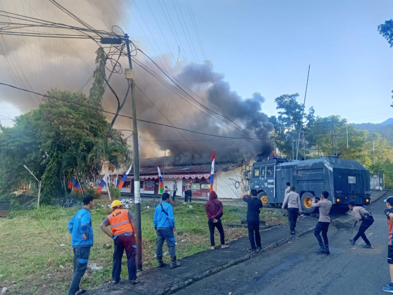 Gedung Pemerintah Kabupaten Jayapura Hangus Terbakar, Polres Jayapura Cepat Bertindak