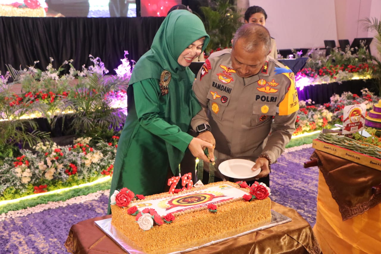 Perayaan Hut Polwan Republik Indonesia Ke-75, Polwan Polda Papua Siap Mendukung Pemilu Damai